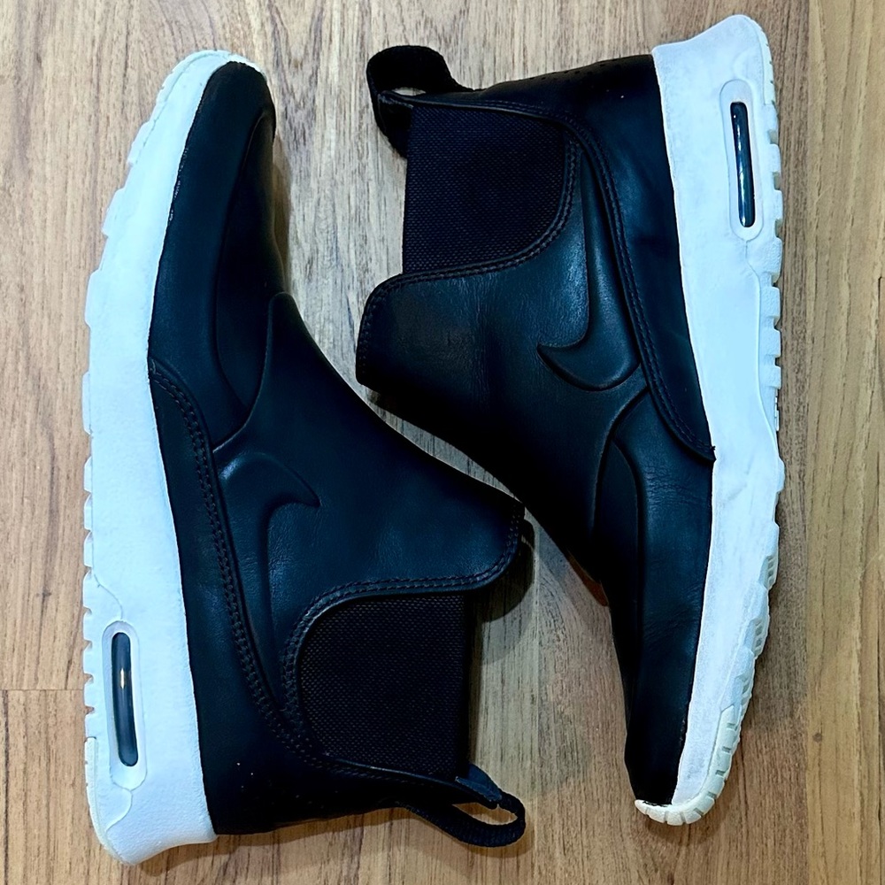 Nike Air Max Thea Mid Leather Sneaker Boot